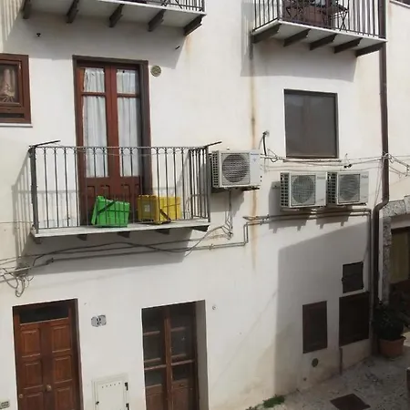 Casa Carmine Papa Apartment Cefalu
